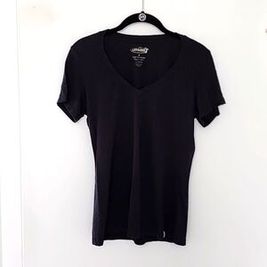 Cariloha Black v neck bamboo tee